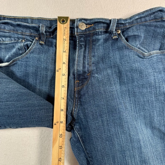 Levis Jeans Womens 30 Blue 505 Straight Mid Rise Medium Wash Stretch - Picture 9 of 13